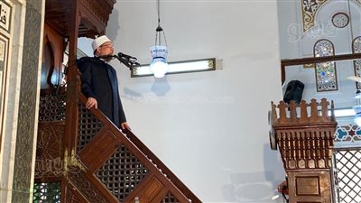 وزير الأوقاف يؤدي خطبة الجمعة في مسجد العوام بمرسى مطروح (صور)