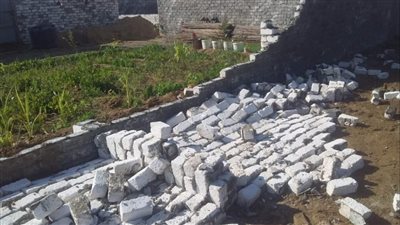 إزالة تعديات بالبناء دون ترخيص في أبومناع غرب بدشنا