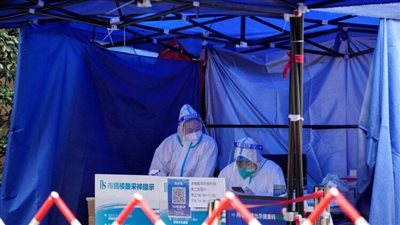 وفاة صحفيين بفيروس كورونا في بكين بعد تخفيف سياسة التعامل مع الجائحة 