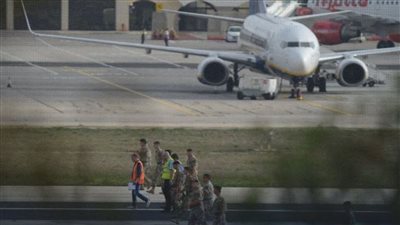 اعتقال مرتزقة قبل توجههم إلى ليبيا، تفاصيل سقوط المقاتلين البريطانيين في مالطا