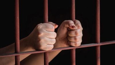 أول قرار ضد المتهمة بتحطيم سيارات الجيران في المقطم