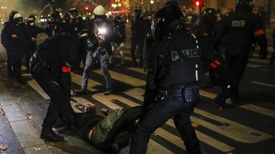 اعتقال مجموعة من اليمين المتطرف خططت لمهاجمة مشجعي المغرب في فرنسا (فيديو)