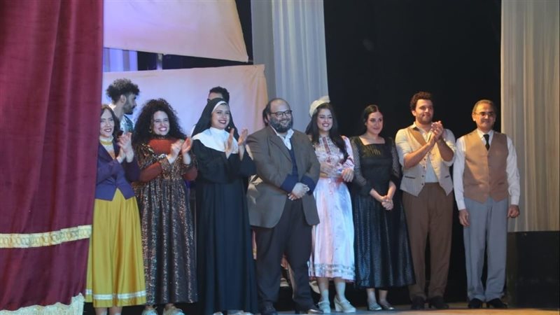 فريق مسرحية الحب