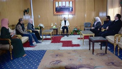 نائب محافظ الوادي الجديد تلتقي وفد التأمين الصحي