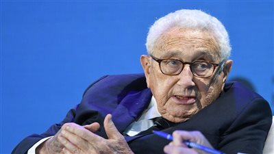 حرب روسيا وأوكرانيا، كيسنجر يطالب بتسوية الأزمة الأوكرانية بالمفاوضات 