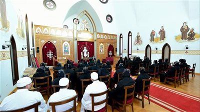  البابا تواضروس يلتقي رهبان دير القديس يِحْنس القصير بالعلمين