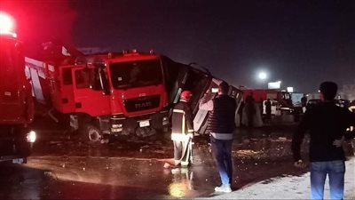 تصادم 3 سيارات واشتعال النار في أحدها بصحراوي الإسكندرية (صور)