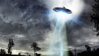 هل يوجد دليل علمي على وجود كائنات فضائية تزور الأرض؟ عالم فيزياء يرد