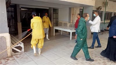 رش وتطهير مؤسسات الدولة بحي العمرانية (صور)