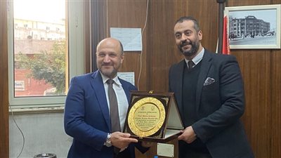 خبير عالمي لـ جراحات أورام النساء بالمنظار في مستشفى الجلاء التعليمي