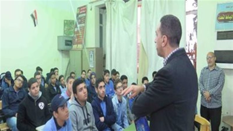 لقاءات مع طلبة المدارس