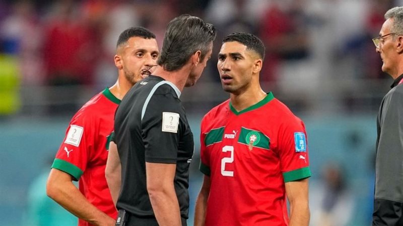 أشرف حكيمي والحكم