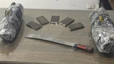 حبس 3 متهمين بحوزتهم 100 طربة حشيش داخل سيارة بطنطا