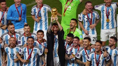 كأس العالم 2022، ميسي يفجر مفاجأة باستمراره في اللعب الدولي 