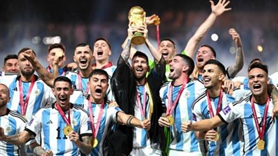 نهائي كأس العالم 2022، احتفالات جنونية لـ ميسي بغرفة الملابس (فيديو)
