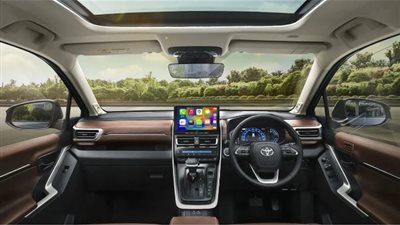تويوتا: مستمرون في توسيع صناعة السيارات الكهربائية والهجينة خلال 2023