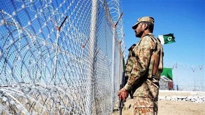 هجوم انتحاري، استهداف قوات الأمن الباكستانية قرب حدود أفغانستان 