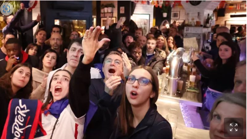 حزن المشجعون الفرنسيون،