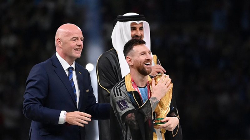 انفانتينو رفقة ميسي