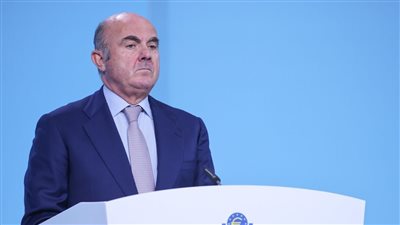 نائب رئيس البنك المركزي الأوروبي: مستمرون في رفع الفائدة لمكافحة التضخم