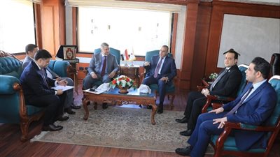 محافظ سوهاج يستقبل رئيس الهيئة العامة للتنمية الصناعية لمناقشة مشاكل المستثمرين