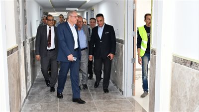 رئيس جامعة قناة السويس يتفقد أعمال التطوير بالمستشفى الجامعي (صور) 