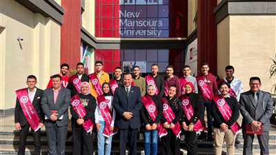 رئيس جامعة المنصورة الجديدة يلتقي اتحاد الطلبة في اجتماعه الأول 