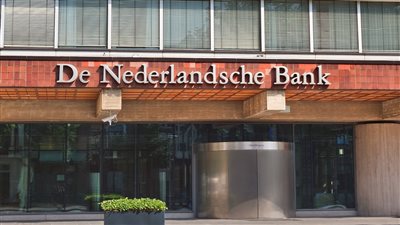 البنك المركزي الهولندي يتوقع تراجع التضخم إلى 4.9% في 2023