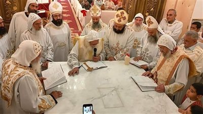 أقباط إسنا يحتفلون بعيد اكتشاف رفات الأم دولاجي وأولادها الأربعة بكنيستها بإسنا