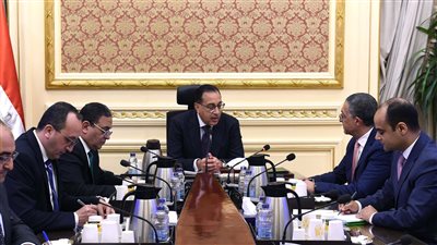 مدبولي لرئيس هيئة الاستثمار الجديد: حل المشكلات وسرعة إصدار التراخيص والترويج أولويات