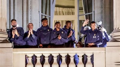 منتخب فرنسا، احتفال جماهيري وحزن لاعبي الديوك في باريس (صور)