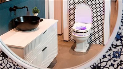 تطوير مرحاض فائق الانزلاق لا يلتصق به أي شيء في الصين