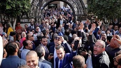 فتنة‭ ‬الفاتورة‭ ‬الإلكترونية.. النقابات‭ ‬المهنية‭ ‬تحتج‭ ‬ضد‭ ‬المنظومة‭ ‬الضريبية‭ ‬الجديدة‭..‬والحكومة‭ ‬تناور‭ ‬بالتأجيل‭..‬وتوقعات‭ ‬بالتجميد