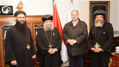 محافظ أسيوط يناقش مع الأساقفة استعدادات زيارة البابا تواضروس