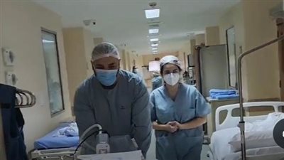 أول ظهور لرامي عياش مع مولودته الجديدة (فيديو وصور)