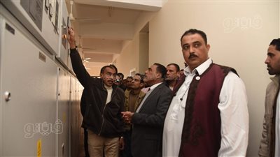 محافظ مطروح يتفقد محطة كهرباء رأس الحكمة بجهد 22 ميجاوات (صور)