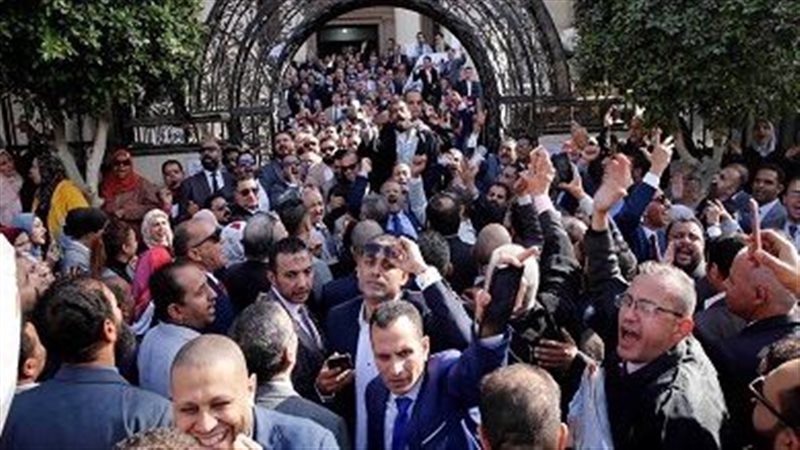 وقفة احتجاجية للمحامين