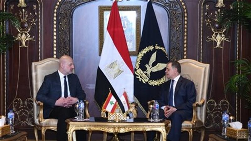 وزير الداخلية يتلقى