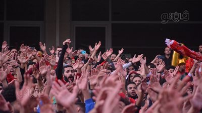 الدوري الممتاز، جماهير الأهلي ببرج العرب تهاجم أفشة (فيديو وصور) 