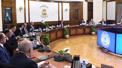 رئيس الوزراء يترأس اجتماع اللجنة الوزارية العليا للحج