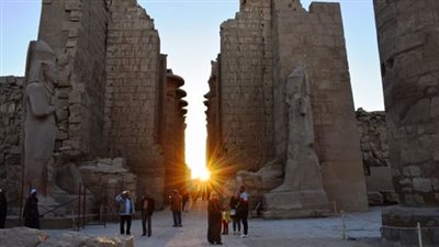 استعدادات مكثفة لاستقبال السائحين بمعابد الكرنك لرصد ظاهرة تعامد الشمس