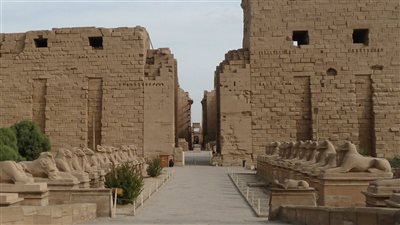 الأعلى للآثار: انتهاء عمليات ترميم 92 عمودا من صالة الأعمدة الكبرى بمعابد الكرنك