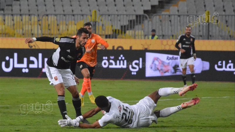 الأهلي يفوز 2/1 أمام