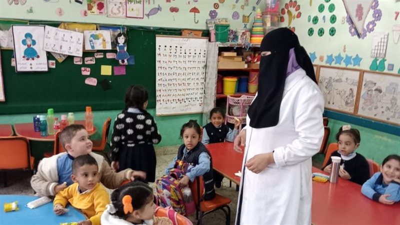 تطعيم طلاب المدارس،