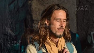 فيتو ترصد احتفالات السائحين بتعامد الشمس على معابد الكرنك 