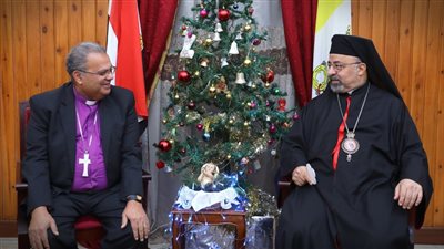 رئيس الإنجيلية يهنئ بطريرك الكاثوليك بعيد الميلاد المجيد