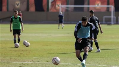 مران الأهلي، التركيز على دقة التسديد استعدادا لمواجهة سموحة (صور) 