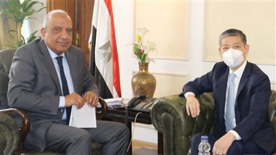 وزير قطاع الأعمال العام يستقبل السفير الصيني بالقاهرة 