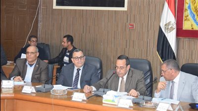 محافظ شمال سيناء: نسير بخطى منتظمة لتحقيق مطالب المواطنين 