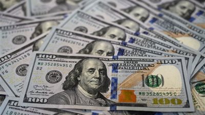 سعر الدولار يواصل تراجعه أمام الجنيه للمرة الثالثة اليوم